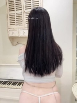 《顶级女模极致诱惑》明星气质精致容颜！秀人网镇站之宝极品女神【柚琪】大胆私拍，情趣制服 湿身洗澡，露三点，相当炸裂 截图6