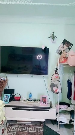 舞蹈系校花学妹【小涵宝宝】护士制服 丝袜诱惑 抖音风骚舞，道具自慰 截图5