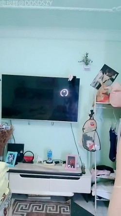 舞蹈系校花学妹【小涵宝宝】护士制服 丝袜诱惑 抖音风骚舞，道具自慰 截图7