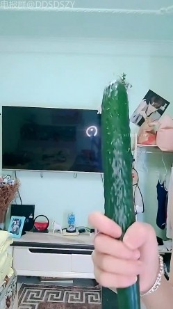 舞蹈系校花学妹【小涵宝宝】护士制服 丝袜诱惑 抖音风骚舞，道具自慰 截图8