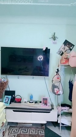 舞蹈系校花学妹【小涵宝宝】护士制服 丝袜诱惑 抖音风骚舞，道具自慰 截图9