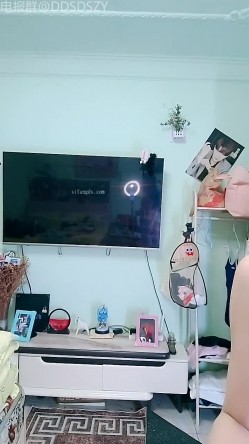 舞蹈系校花学妹【小涵宝宝】护士制服 丝袜诱惑 抖音风骚舞，道具自慰 截图10