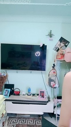 舞蹈系校花学妹【小涵宝宝】护士制服 丝袜诱惑 抖音风骚舞，道具自慰 截图12