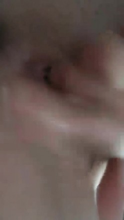 国人少妇主播独自在家扣逼秀 截图8
