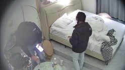 酒店偷拍连续3天入住的年轻情侣古灵精怪的双马尾可爱甜妹被男友不分日夜操了几次 截图2