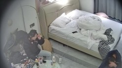 酒店偷拍连续3天入住的年轻情侣古灵精怪的双马尾可爱甜妹被男友不分日夜操了几次 截图11