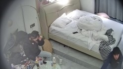 酒店偷拍连续3天入住的年轻情侣古灵精怪的双马尾可爱甜妹被男友不分日夜操了几次 截图13