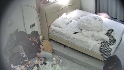 酒店偷拍连续3天入住的年轻情侣古灵精怪的双马尾可爱甜妹被男友不分日夜操了几次 截图15