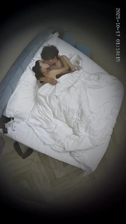 酒店偷拍 年轻情侣开房小哥开干前先给漂亮女友拍个淫照口爆后入不能少 截图12