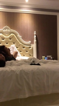 钻石泄密流出发型师tony哥酒店 ️玩弄学院派美女SM情趣内衣狗绳套脖子啪啪 截图15