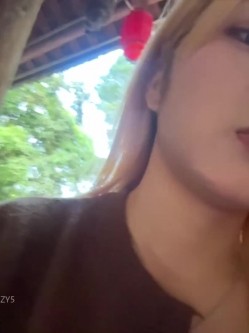 ️颜值主播【yuki_june】新人超高颜值黄发大眼睛美女、完美身材、户外商场真实漏出喷水 截图1