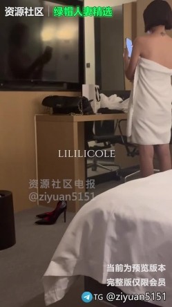 真实勾搭少妇、人妻收割机「bbboi096」《医院勾搭的熟女阿姨偷情》黑丝高跟酒店刺激开门后入，老公长期阳痿好久没吃饱了 截图2