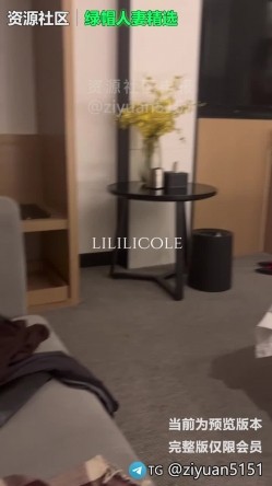 真实勾搭少妇、人妻收割机「bbboi096」《医院勾搭的熟女阿姨偷情》黑丝高跟酒店刺激开门后入，老公长期阳痿好久没吃饱了 截图4