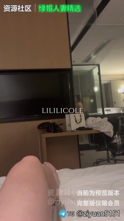 真实勾搭少妇、人妻收割机「bbboi096」《医院勾搭的熟女阿姨偷情》黑丝高跟酒店刺激开门后入，老公长期阳痿好久没吃饱了 截图16
