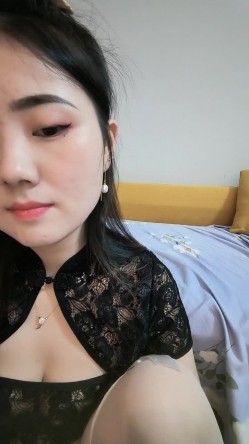甜美气质新人美女！狐狸面具性感诱惑！扭腰摆臀展示身材，翘起屁股掰穴特写，自摸骚逼娇喘呻吟 截图1