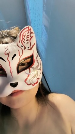 甜美气质新人美女！狐狸面具性感诱惑！扭腰摆臀展示身材，翘起屁股掰穴特写，自摸骚逼娇喘呻吟 截图11