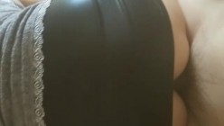 ️怀化的夫妻俩，私拍性生活流出 ️，阿姨真带劲，笔挺修长的模特腿，操起来白浆多 截图2