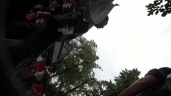 空城原创 大神尾随偷拍性感花裙美艳少妇逛街蕾丝透明内裤包裹肉臀 截图1