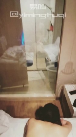推特57万粉，95后G奶绿帽淫妻【易鸣夫妻_奶昔吖】付费，各种唯美性爱内射 截图3