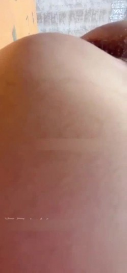 乱伦【极品瑜伽嫂子】 ️穿巴黎世家嫂子给我舔屁眼舔出屎来了 截图13
