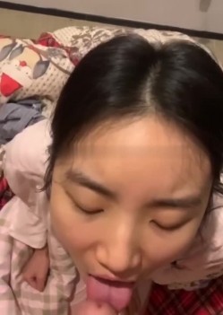北京理工高材女 赵一曼 清纯校花变口交女王 露脸深喉张嘴接精翘臀后入狂抽猛插 截图8