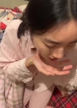 北京理工高材女 赵一曼 清纯校花变口交女王 露脸深喉张嘴接精翘臀后入狂抽猛插 截图9