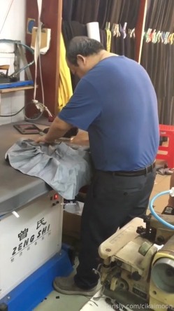 天花板露出狂人大胆御姐【cikaimoon】，闹市公园白天各种人前露出，屌炸天 截图15