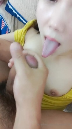 台湾天然美胸熟女人妻中出女王「Jixxielee」「骚猫儿」OF私拍 截图2