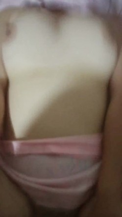 六爷的女人 风骚无比，舔屁眼，吃鸡巴，打着电话后入啪啪响，骚 截图10