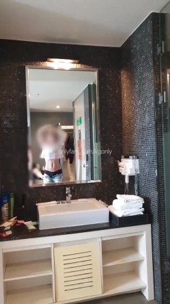 模特身材美腿亚裔一线天粉穴健身婊「kgonly」OF大尺度性爱私拍 绿帽3P、按摩推油、狂野车震 截图2