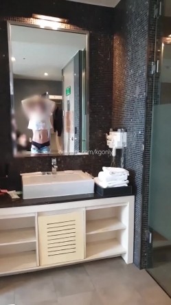 模特身材美腿亚裔一线天粉穴健身婊「kgonly」OF大尺度性爱私拍 绿帽3P、按摩推油、狂野车震 截图3