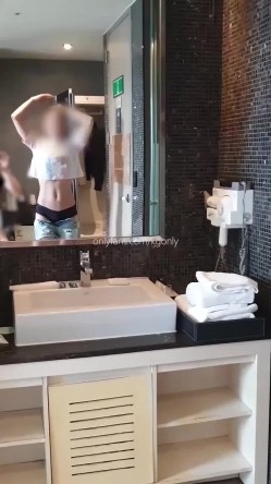 模特身材美腿亚裔一线天粉穴健身婊「kgonly」OF大尺度性爱私拍 绿帽3P、按摩推油、狂野车震 截图4