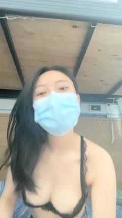 真实三甲医院，【爱聊就约】，美乳护士~真实病房宿舍 截图4