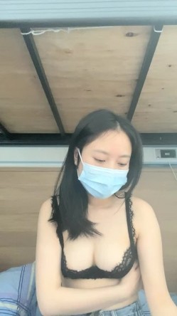 真实三甲医院，【爱聊就约】，美乳护士~真实病房宿舍 截图5