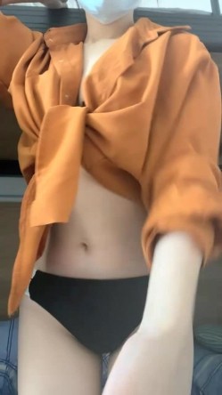 真实三甲医院，【爱聊就约】，美乳护士~真实病房宿舍 截图13