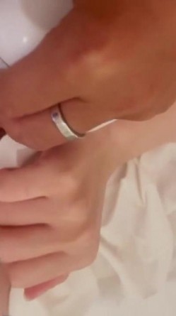 湖南高颜值小姐姐刚结婚一年 就被调教成了骚母狗必须狠狠内射 截图11