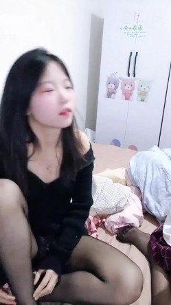 校花下海！超漂亮超可爱~【蕾姆】揉穴自慰！超过瘾~ 截图3