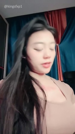 良家G乳御姐【新人桃子】超级蜜桃大美臀 劲爆骚舞 大屌贴脸坐骑爆插喷水 这股骚劲来十个男人都驾驭不了她 截图3