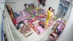 10月最新流出【破解摄像头】 ️监控下的女生宿舍日常洗澡换衣服 截图2