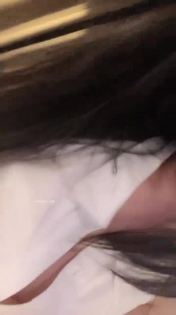 极品童颜巨乳！榜一舔逼~【京鱼儿】户外~喷水~喷尿~爽~！~--这身材这颜值，我先射为敬~！尺度超大，户外大秀~！ 截图2