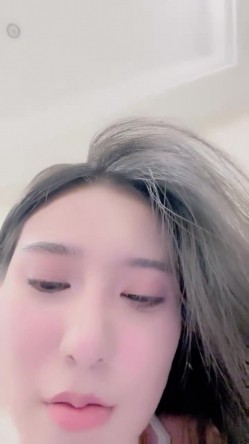 【我想吃草莓】，172极品尤物，御姐范风情万种，这大长腿家中脱光尽情摇摆 截图15