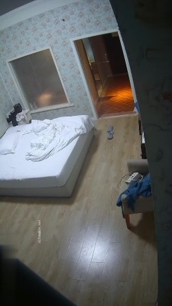 高校附近酒店偷拍学生情侣开房 ️素颜美女与男友69式互舔各种姿势啪啪 截图4