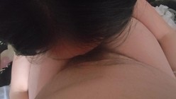 广西青涩小妹正面开腿被干时表情又皱又浪 白衬衫深喉把整根吞进去边捂脸偷笑边足交刺激直接爆表 截图6