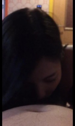 极品美女酒店与上司偷情自拍视频外流！屁股真性感 截图1