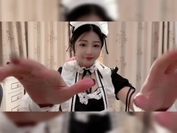 【快手反差婊最新泄密】，40万粉丝，【桃子】，榜一大哥才能看的内容，黑乎乎的阴毛掰开桃花洞，小美女娇羞可人！ 截图1