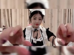 【快手反差婊最新泄密】，40万粉丝，【桃子】，榜一大哥才能看的内容，黑乎乎的阴毛掰开桃花洞，小美女娇羞可人！ 截图3
