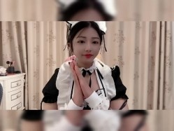 【快手反差婊最新泄密】，40万粉丝，【桃子】，榜一大哥才能看的内容，黑乎乎的阴毛掰开桃花洞，小美女娇羞可人！ 截图4
