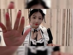 【快手反差婊最新泄密】，40万粉丝，【桃子】，榜一大哥才能看的内容，黑乎乎的阴毛掰开桃花洞，小美女娇羞可人！ 截图15