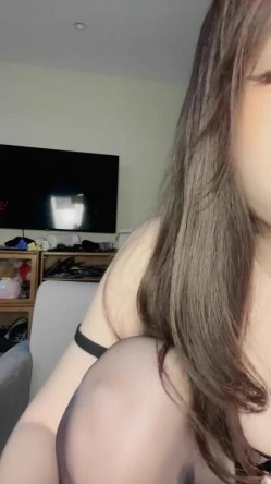 黑丝肥臀巨乳白虎御姐【时薇】破损丝袜自慰 肥鲍干肿欲求不满 截图4