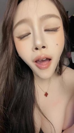 黑丝肥臀巨乳白虎御姐【时薇】破损丝袜自慰 肥鲍干肿欲求不满 截图15